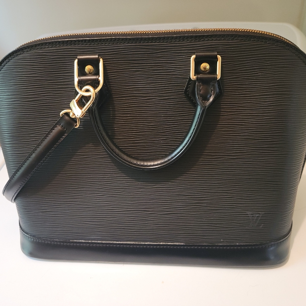 Louis Vuitton Vintage Alma Leather Handbag